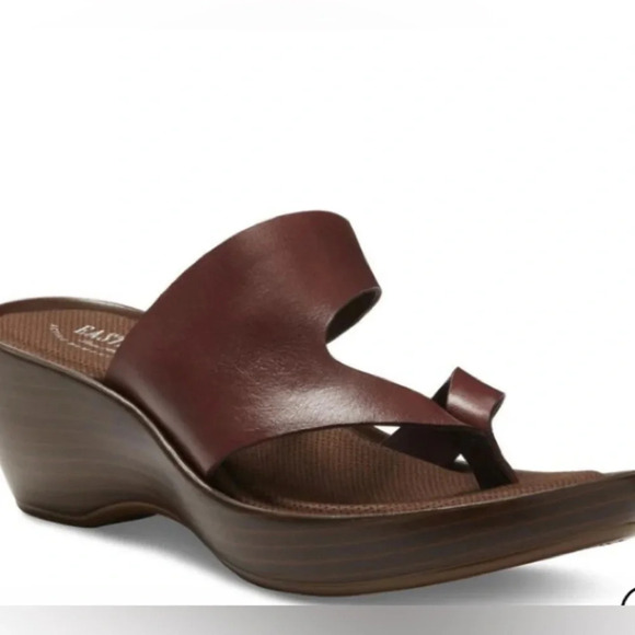 NWOB Eastland Laurel Wedge Thong Sandals Cinnamon Brown / Maroon Leather 9 - Picture 1 of 8